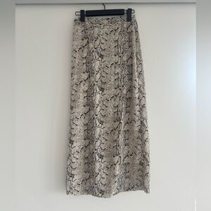 OAK + FORT Black and Cream Patterned Maxi Skirt